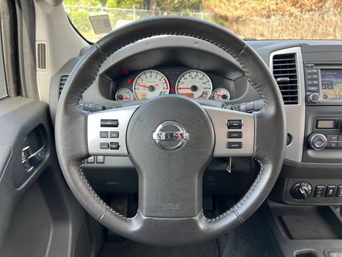Used 2016 Nissan Frontier PRO-4X AWD/4WD image 18