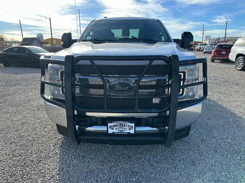 Used 2017 Ford F250 XLT image 3
