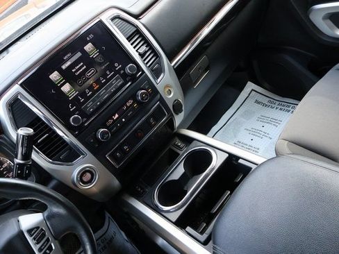 Used 2021 Nissan Titan SV w/ SV Convenience Package RWD image 27
