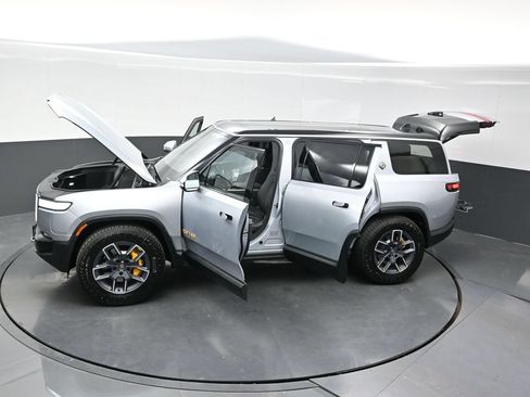 Used 2023 Rivian R1S Adventure AWD/4WD image 44