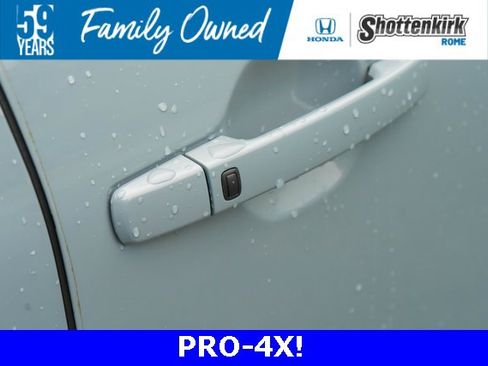 Used 2023 Nissan Frontier PRO-4X w/ Technology Package image 14