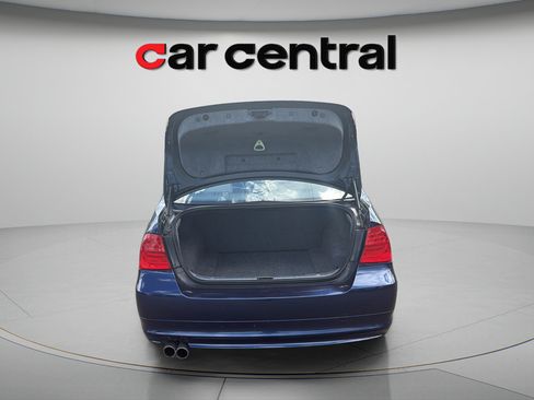 Used 2011 BMW 328i xDrive Sedan AWD/4WD image 5