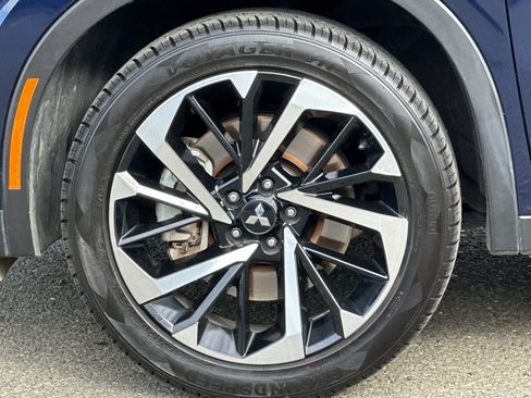 Used 2024 Mitsubishi Outlander SE image 34