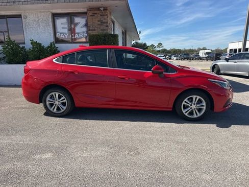 Used 2018 Chevrolet Cruze LT image 5