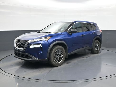Used 2021 Nissan Rogue S FWD image 3