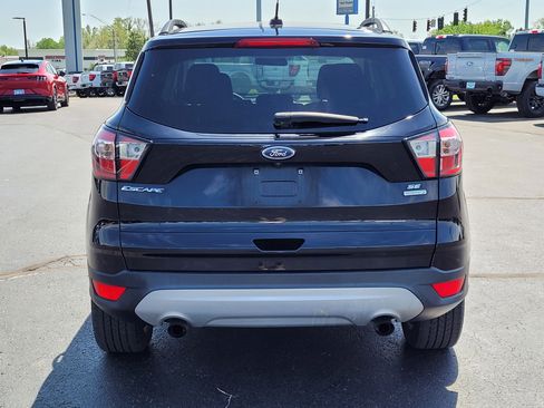 Used 2018 Ford Escape SE image 5