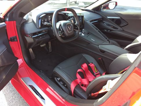 Used 2024 Chevrolet Corvette Stingray Preferred Cpe w/ Z51 Performance Package RWD image 9