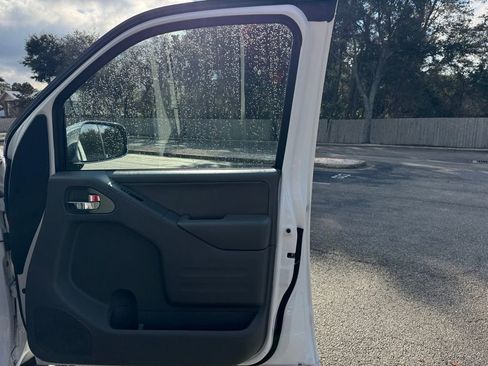 Used 2019 Nissan Frontier SL image 34