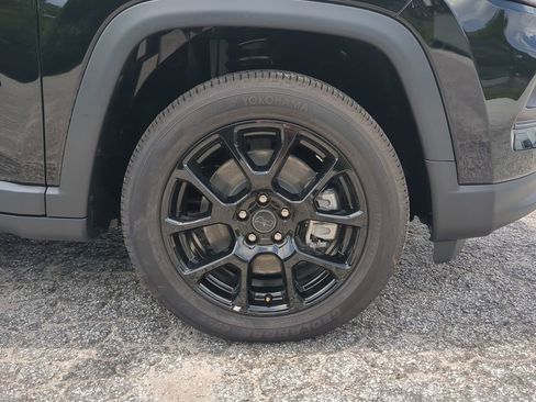 New 2026 Jeep Compass Latitude AWD/4WD image 9