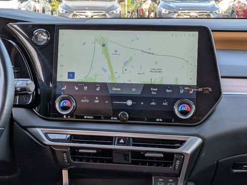 Used 2025 Lexus RX 350 Premium image 19