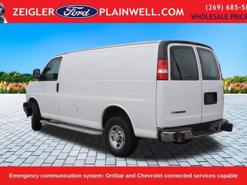 Used 2024 Chevrolet Express 2500 w/ Driver Convenience Package RWD image 3