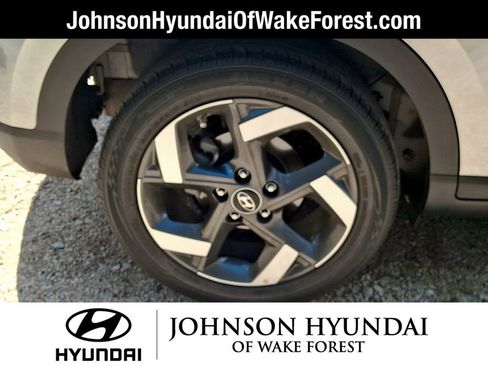Used 2026 Hyundai Venue SEL FWD image 5