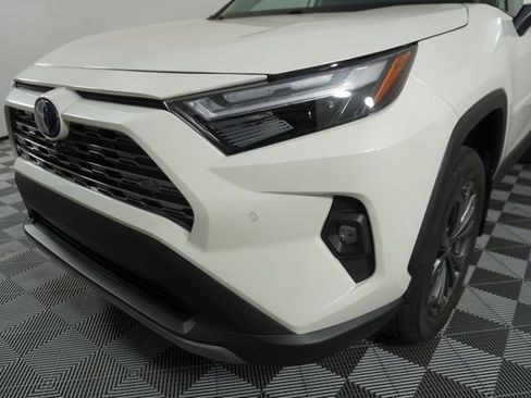 Used 2022 Toyota RAV4 Limited image 11