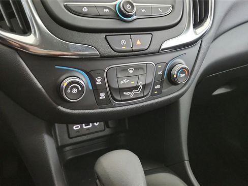 Used 2022 Chevrolet Equinox LT FWD image 25