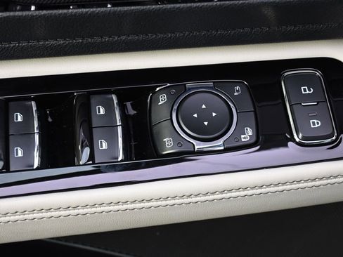 New 2026 Lincoln Aviator AWD image 24