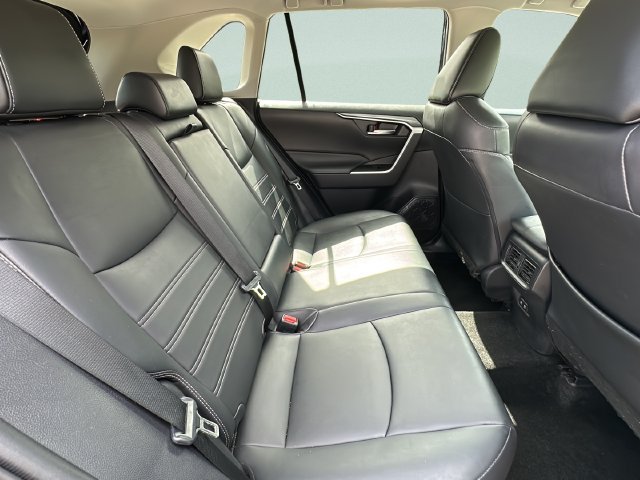Used 2021 Toyota RAV4 XLE Premium AWD/4WD image 23