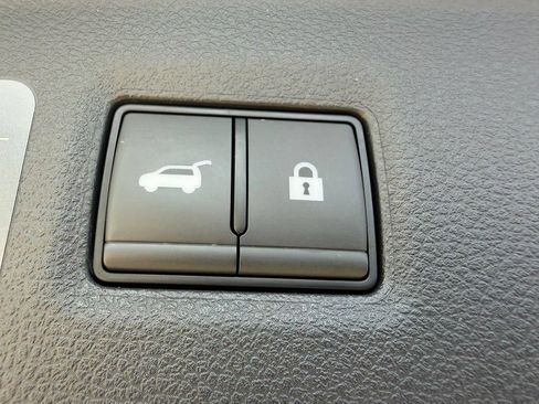 Used 2024 INFINITI QX50 Luxe w/ Accent Package FWD image 27