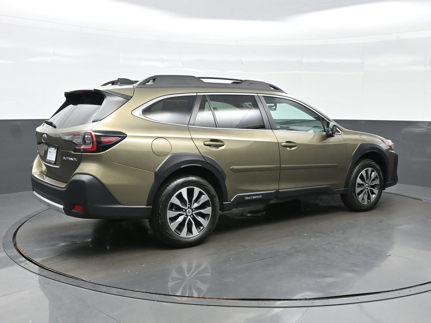 Used 2024 Subaru Outback Limited AWD/4WD image 6