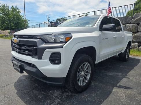 Used 2023 Chevrolet Colorado LT w/ LT Convenience Package II AWD/4WD image 8