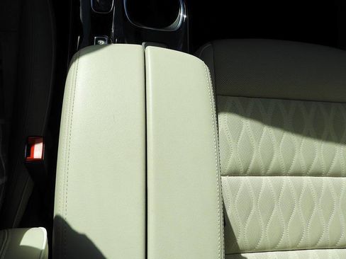 Used 2023 Buick Envision Avenir image 45