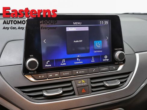 Used 2025 Nissan Altima 2.5 SR FWD image 19