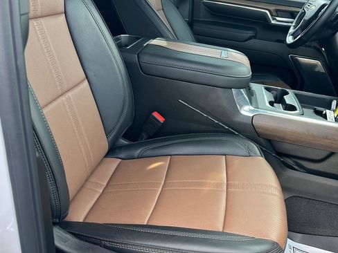 Used 2024 Chevrolet Silverado 2500 High Country w/ High Country Premium Package image 32