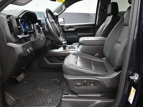 Used 2022 Chevrolet Silverado 1500 LTZ w/ LTZ Convenience Package II image 17