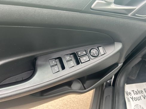 Used 2018 Hyundai Tucson SE w/ Cargo Package image 24