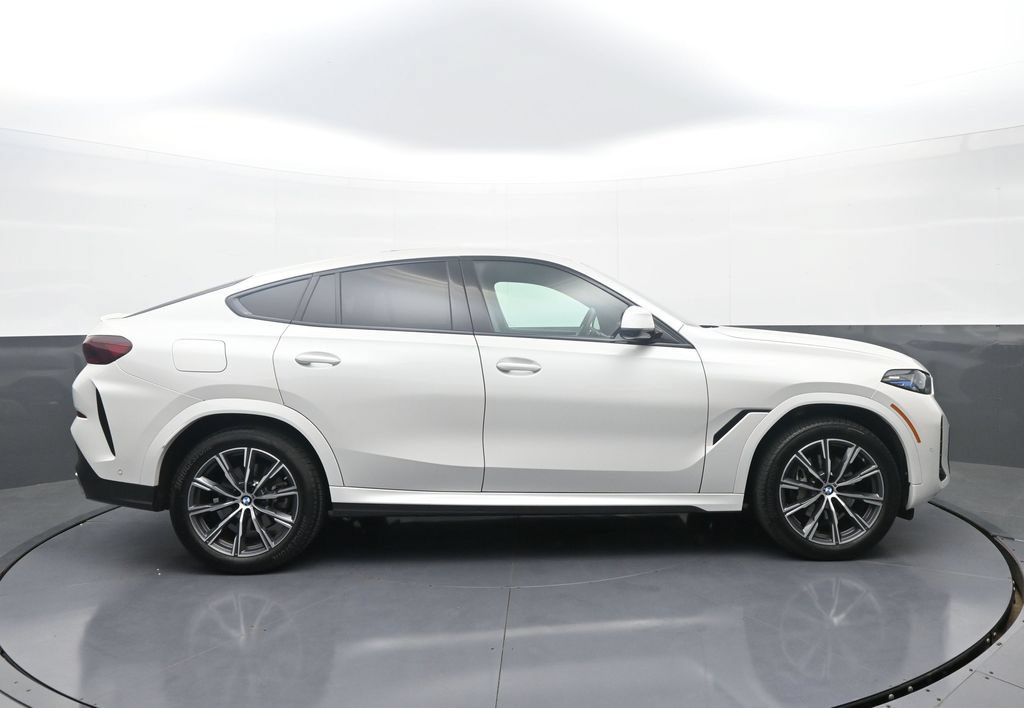 Used 2026 BMW X6 xDrive40i AWD/4WD image 8