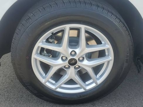 Certified 2023 Ford Edge SEL w/ Convenience Package AWD/4WD image 5