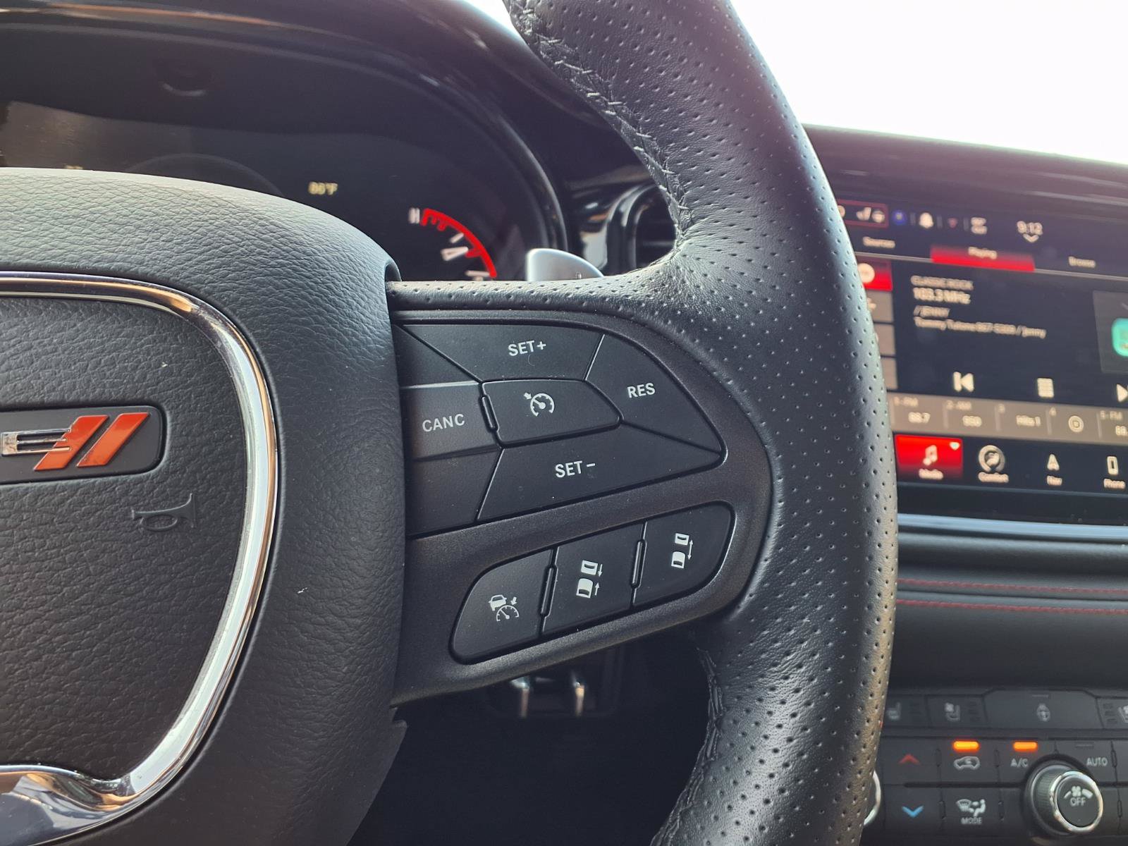 Used 2025 Dodge Durango GT AWD/4WD image 9