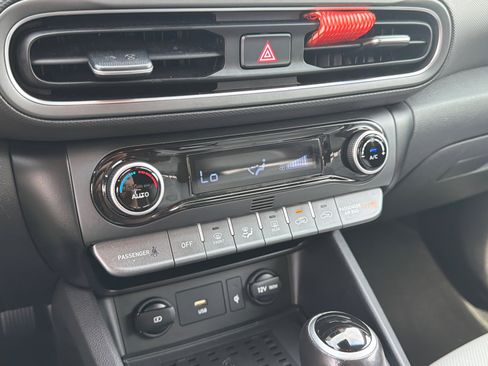 Certified 2022 Hyundai Kona Limited FWD image 31