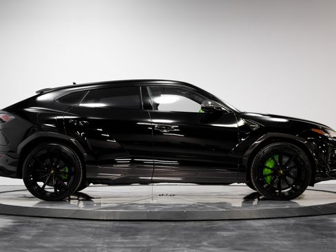 Used 2022 Lamborghini Urus image 16