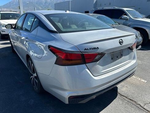 Used 2021 Nissan Altima 2.5 SR FWD image 2