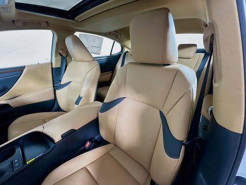 New 2025 Lexus ES 300h F Sport image 20