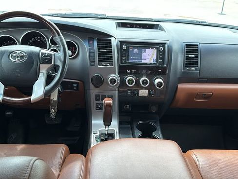 Used 2014 Toyota Sequoia Platinum RWD image 21