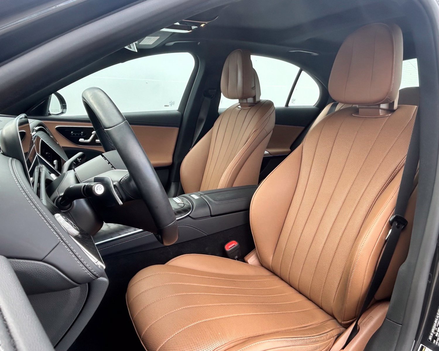 Used 2025 Mercedes-Benz E 450 4MATIC Sedan image 9