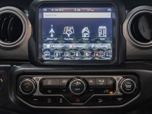 Used 2018 Jeep Wrangler Unlimited Sahara image 28