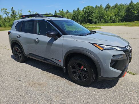 New 2026 Nissan Rogue SV w/ Rock Creek Premium Package AWD/4WD image 9