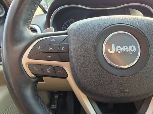 Used 2017 Jeep Grand Cherokee Limited w/ Luxury Group II AWD/4WD image 15