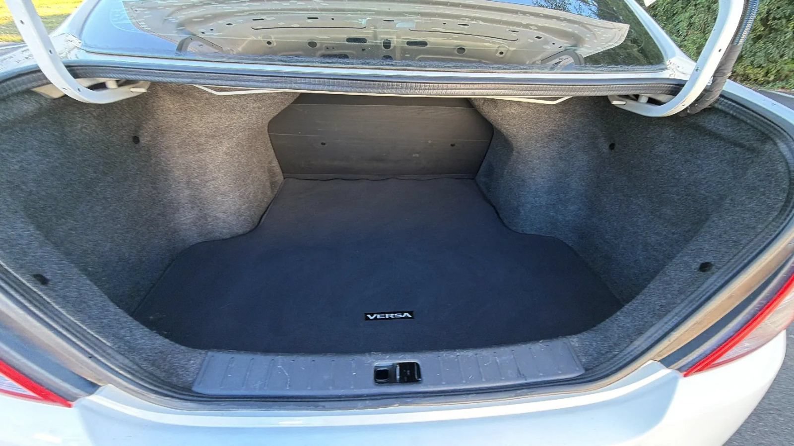 Used 2015 Nissan Versa S Plus FWD image 45