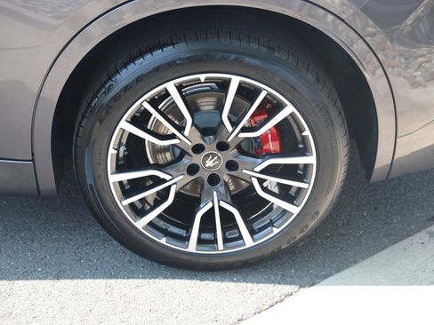 Used 2024 Maserati Grecale GT AWD/4WD image 11