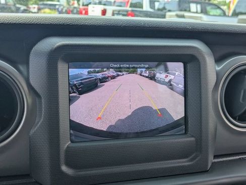 Used 2022 Jeep Wrangler Unlimited Sport AWD/4WD image 21