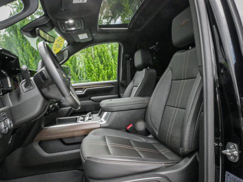 Used 2024 Chevrolet Silverado 2500 High Country w/ Technology Package AWD/4WD image 16