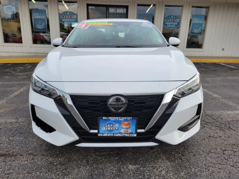 Used 2023 Nissan Sentra SV FWD image 2