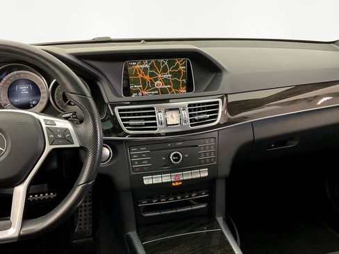 Used 2016 Mercedes-Benz E 350 4MATIC Sedan image 9