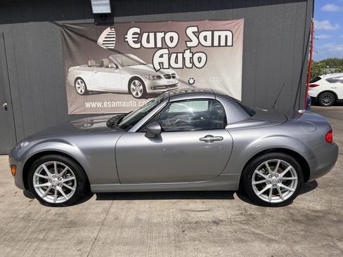 Used 2010 MAZDA MX-5 Miata Grand Touring w/ Premium Pkg image 5