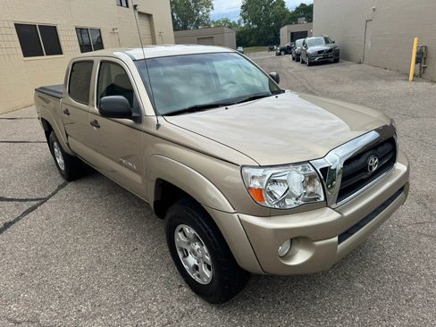 Used 2006 Toyota Tacoma PreRunner RWD image 13