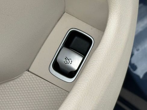 Used 2023 Mercedes-Benz EQS 580 4MATIC SUV image 26