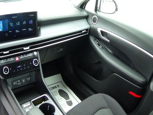 Used 2025 Hyundai Sonata SEL FWD image 13